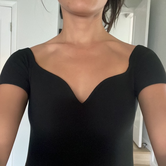 One piece bodysuit top. Flattering. - Picture 4 of 8
